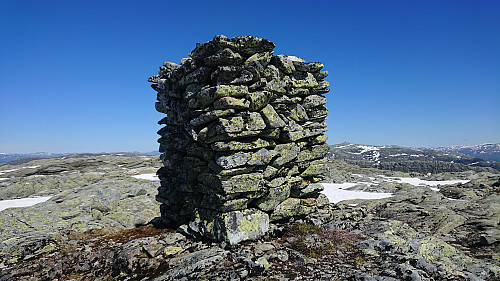Large cairn on the unnamed 1308 hill at Volafjellet