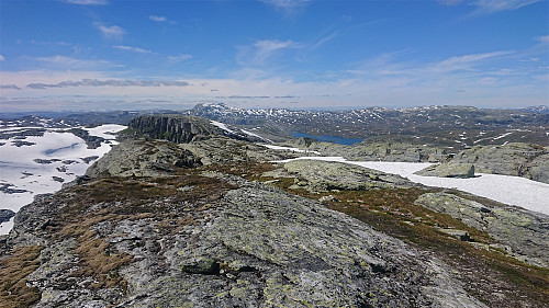Descending from Tvarafjellet. Kvitanosi in the background.