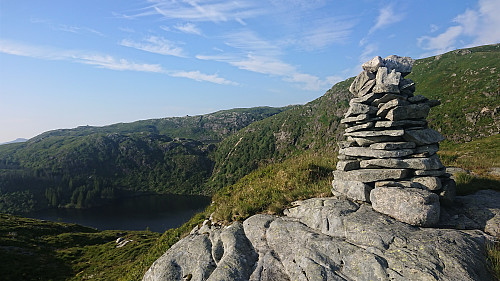 Såtene with Dyrhovda and Nordneshytten on the ridge in the background