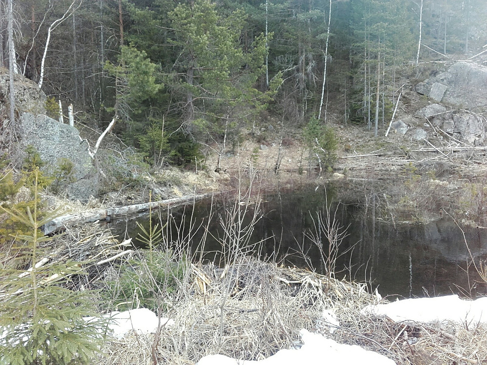 Solid dam