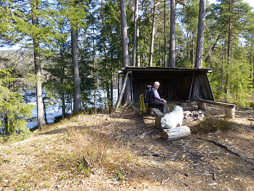 Gapahuken ved Åstjenn