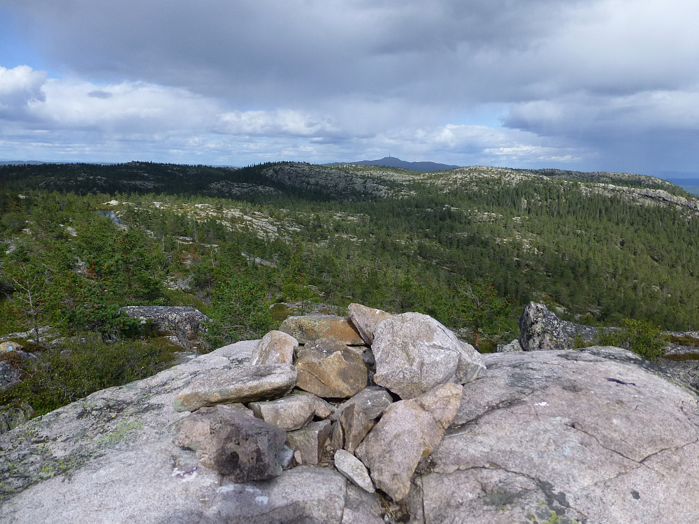 Fjellstulfjellet sørøst, utsikt mot Jonsknuten
