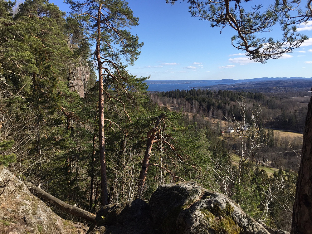 Mot fjorden, fra øvre Kanonvei