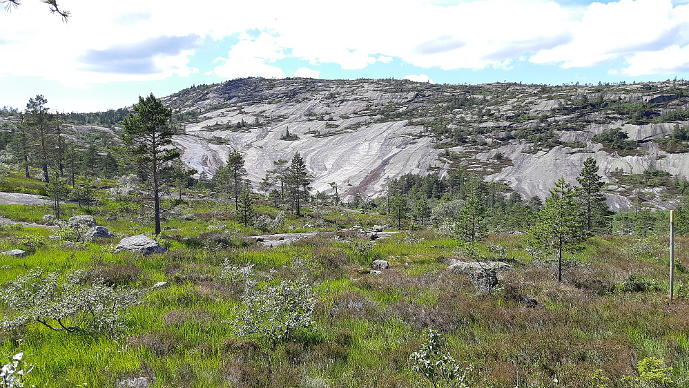 Himmelrike - i fjellsiden foran Jørundskårheia.