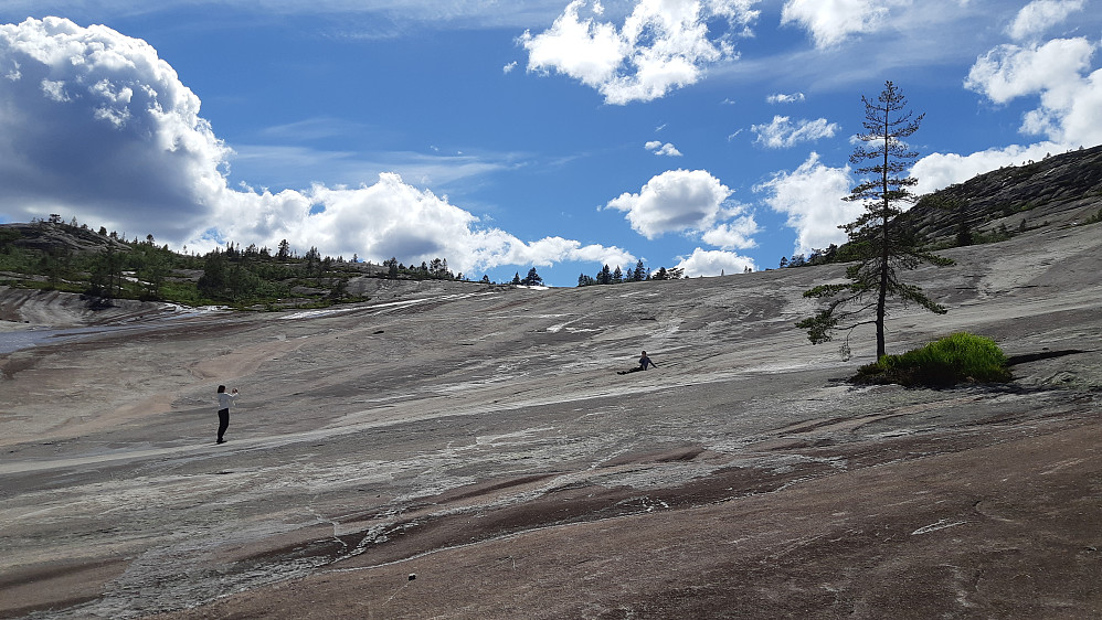 Himmelrike - et gigantisk svafjell, svaberg i hele fjellsiden.