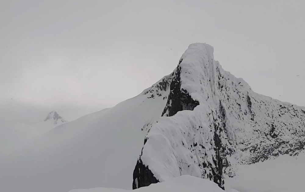 Bjørneggen og Veslebjørn, sett fra Veslebjørn Nord.