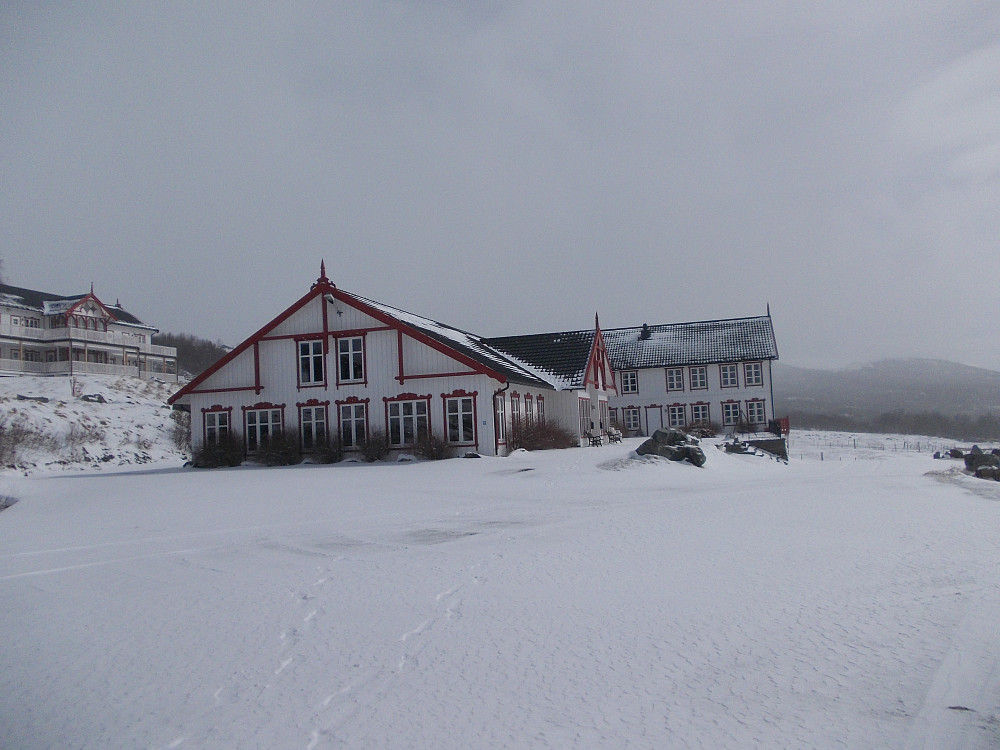 Parkerte ved Hjerkinn Fjellstue