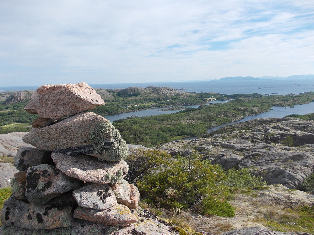Utsikt fra Langfjellet mot Lysøya