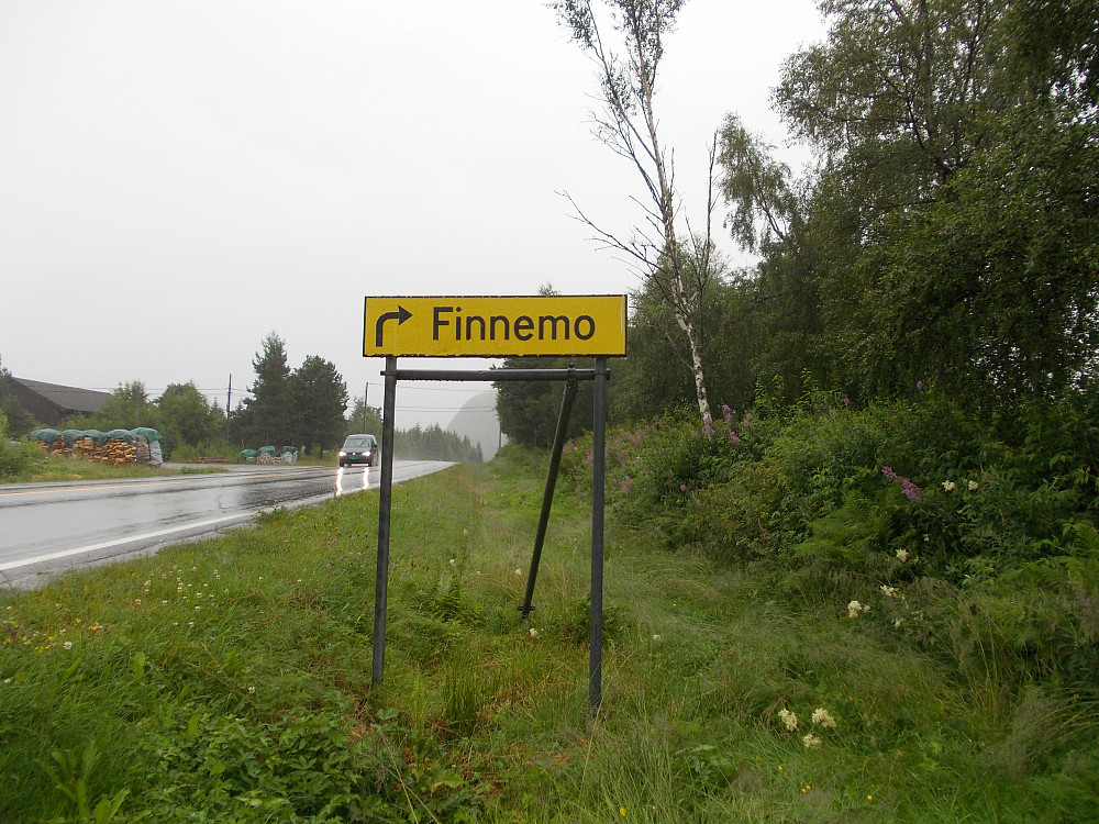 Skilting fra Fv. 17 mot Finnemo