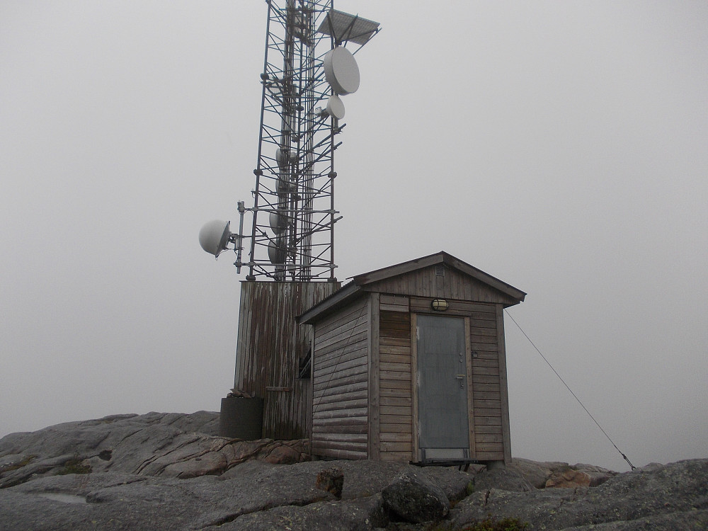 Masta og hytta på toppen av Finnefjellet