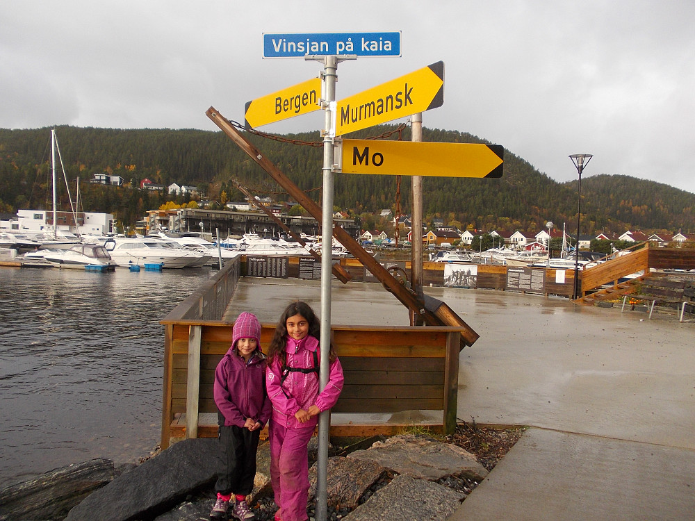 Vi gikk til vinsjan på kaia og Murmansk