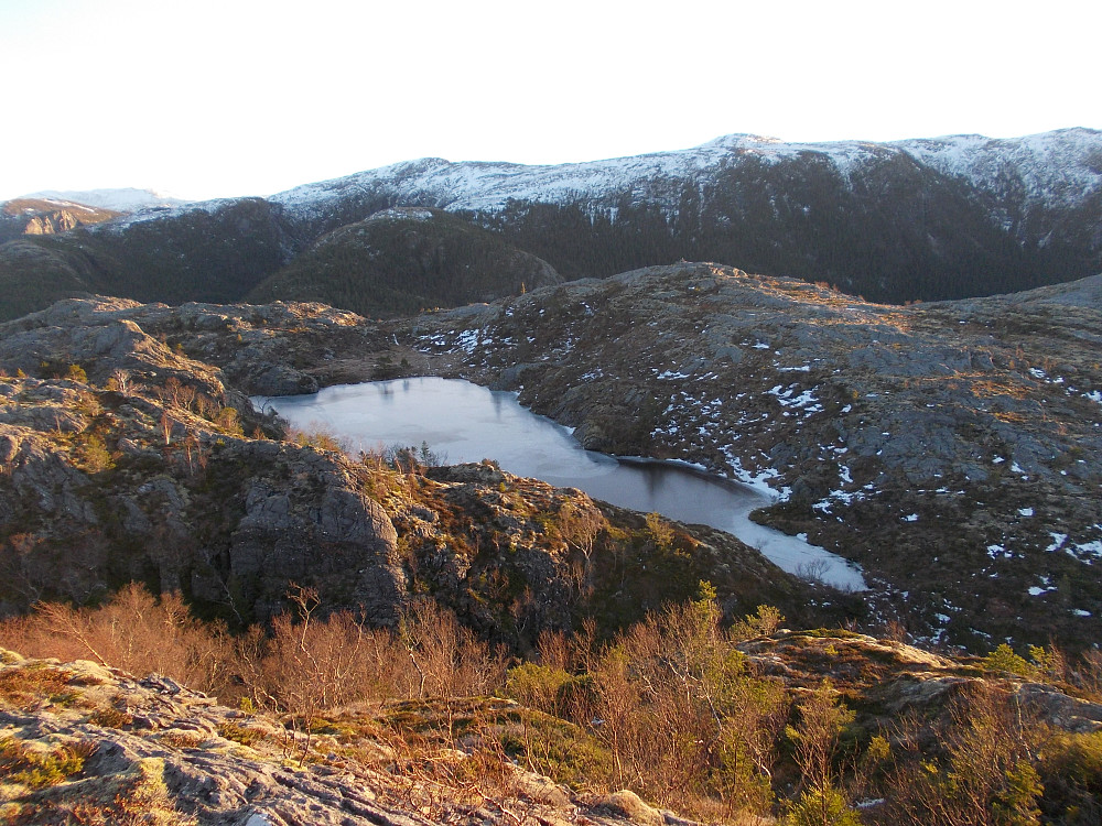 Et lite vann øst for Raudfjellet
