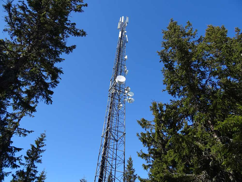 Høy mast like før toppen av Botshaugkampen