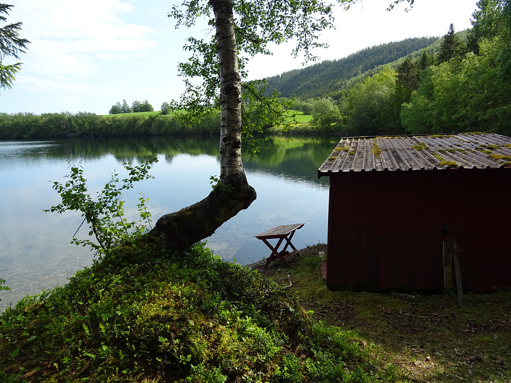 Grøtvatnet mot Grøtan