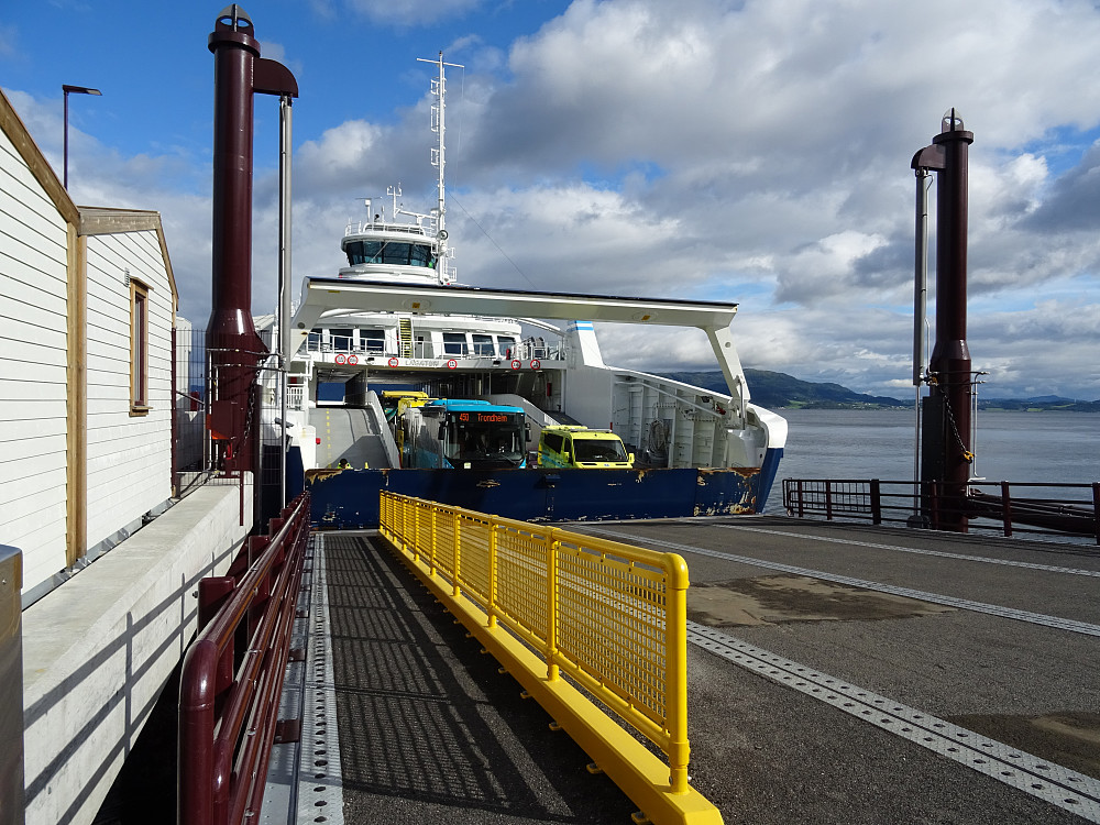 M/F Lagatun på Rørvik (Stor trafikk)