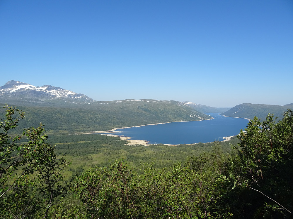 Flott utsikt mot Gråvatnet og Snota