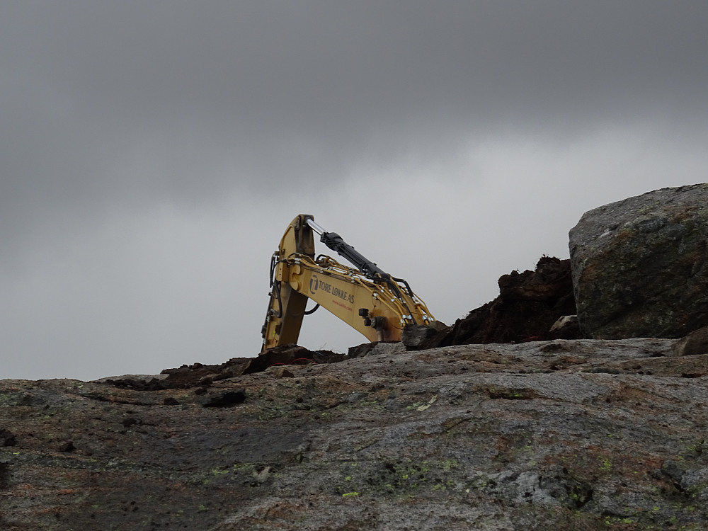 Jeg kunne ikke passere denne gravemaskinen på Sørmarkfjellet