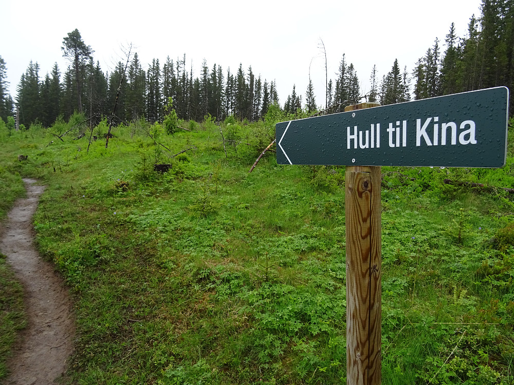 Her er det et hull som går helt til Kina. Du slipper å reise med fly. 