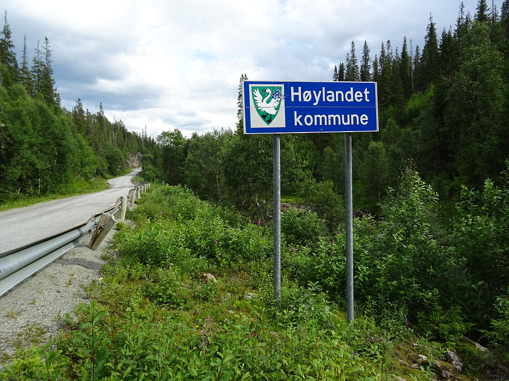 Sørøst Salfjellet (746) ligger i Høylandet kommune