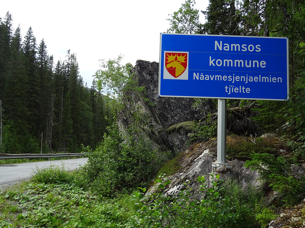 Salfjella 753 ligger i Namsos Kommune. Parkerte ved dette skiltet