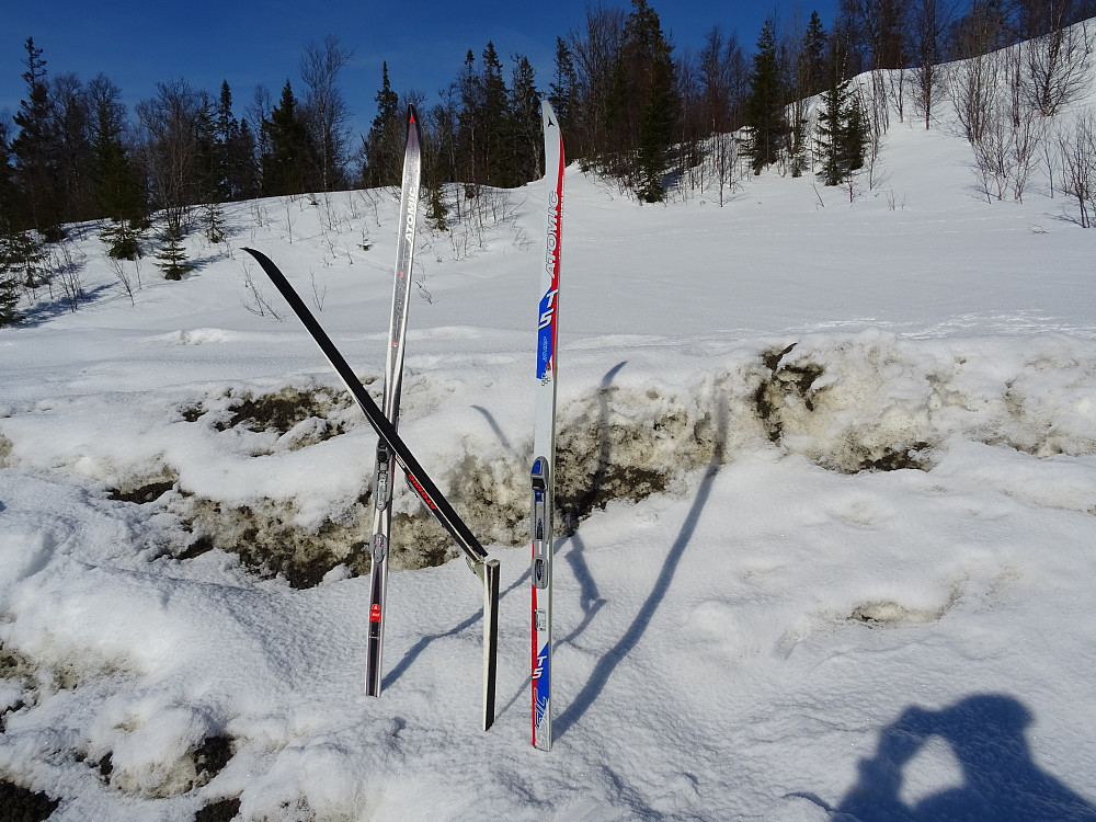 Ei brukket ski og ei lånt ski