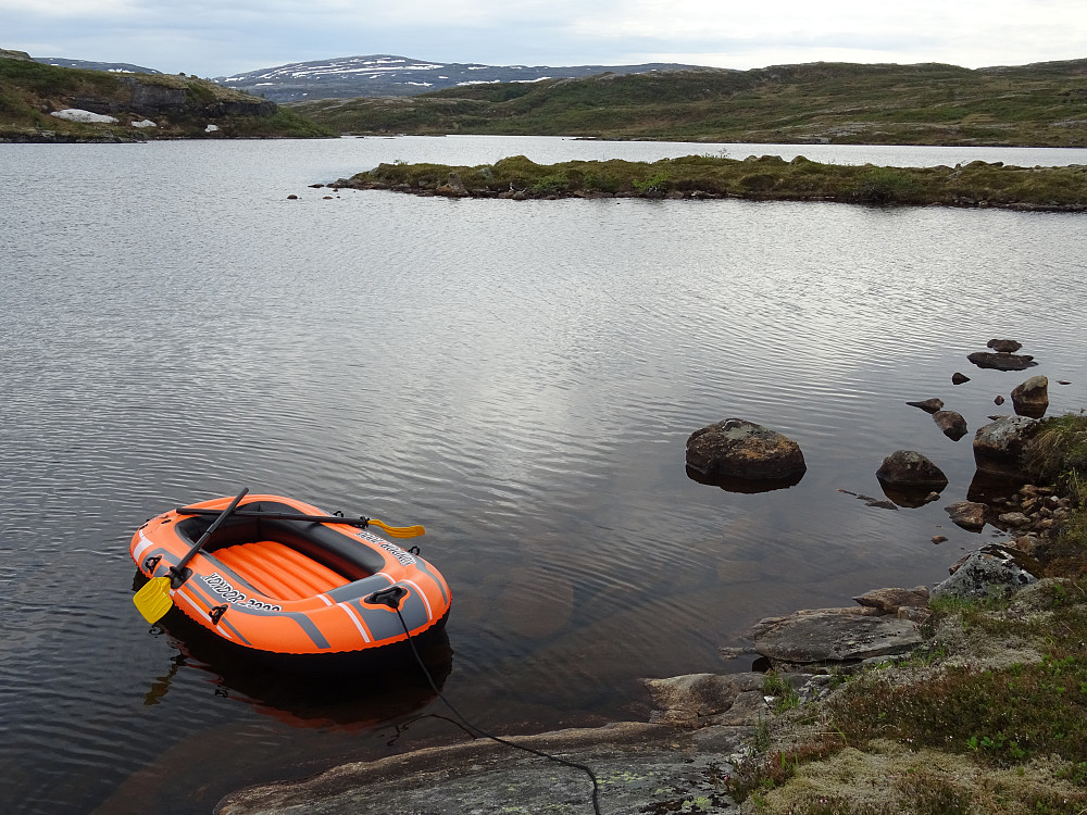 Klart for ombordstigning. Nordligste punkt i Namsos ligger mellom båten og øya bak. 