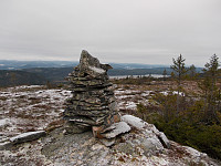 Toppen av Håkkåklumpen med Kjesbuvatnet bak