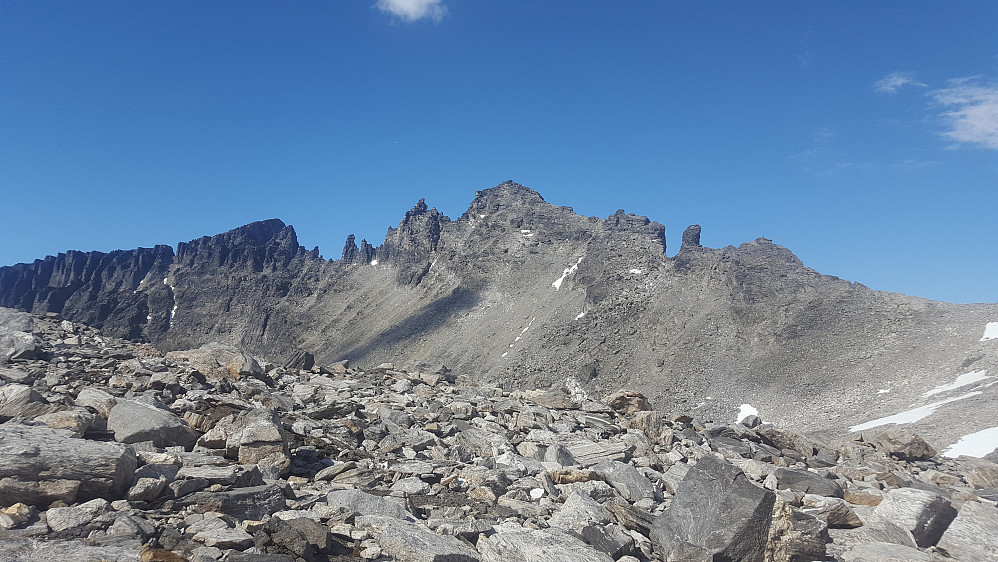 Etter en lang ur fra Trollstigen ser man endelig målet for dagen.