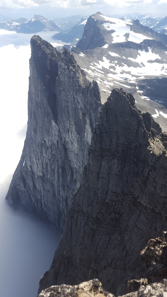 Fin utsikt fra toppen mot Trollveggen