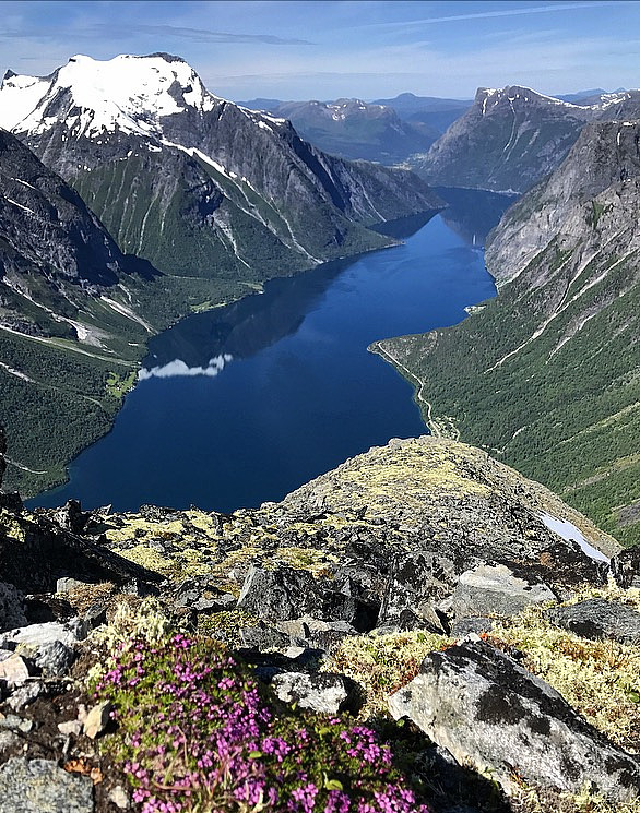 Eikesdalsvatnet og Sjøvdøla