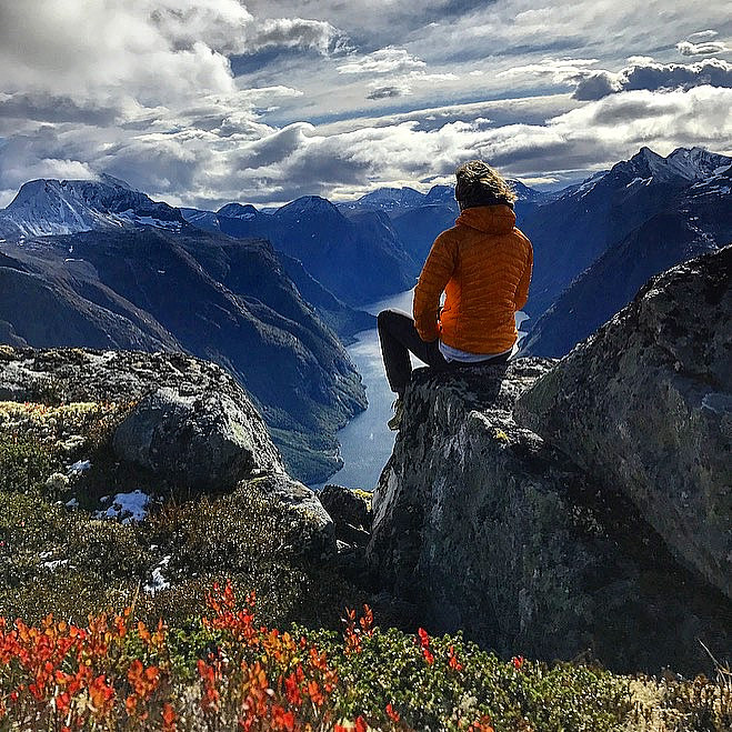 Herlig utsikt til snødekte fjell i Eikesdalen :)