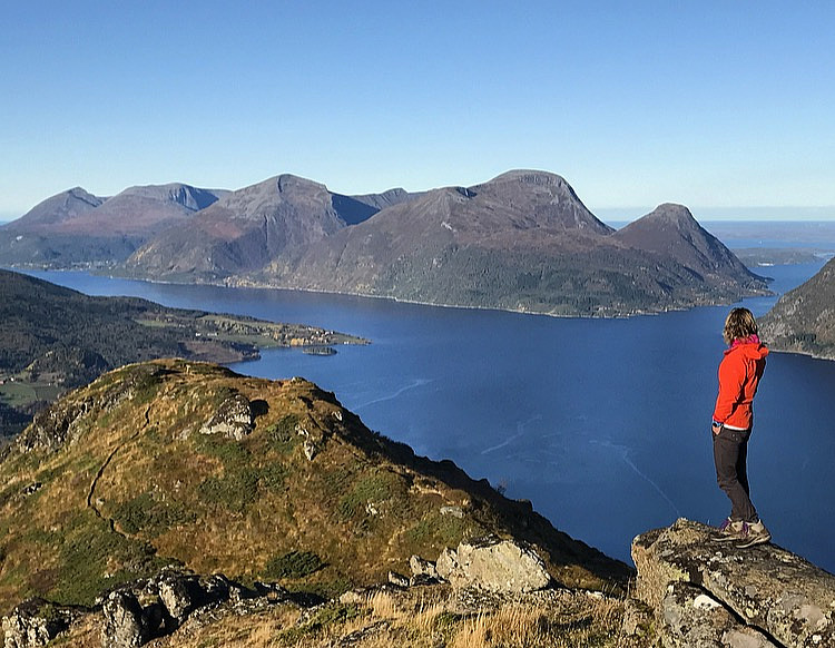 Super utsikt fra Hennafjellet :)
Tustnastabban