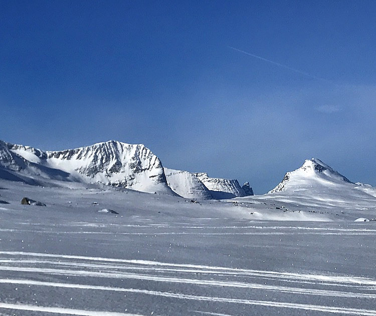 Fint fjellandskap.
Kringlehøa, Innerdalstårnet, Storsalen.....