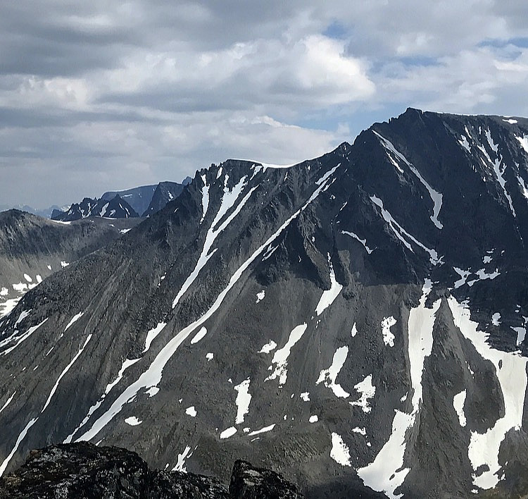 Dronninga, Kongen & Finnan