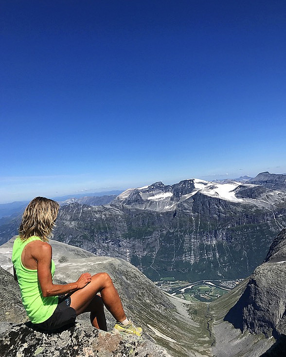 Lang pause i sola på toppen av Storkalken (1880 moh)