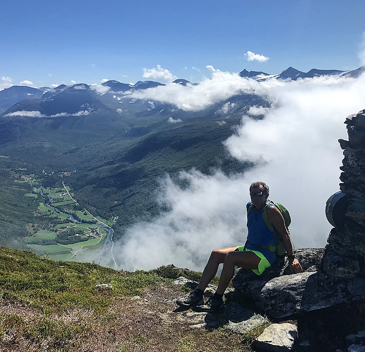 Gjerdsegga med Øvre Valldal i bakrunnen