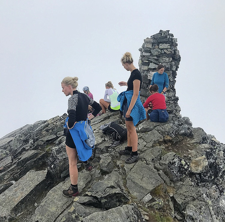 Skodde på toppen...