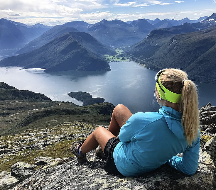 Nora nyter siste dager av sommerferien :)