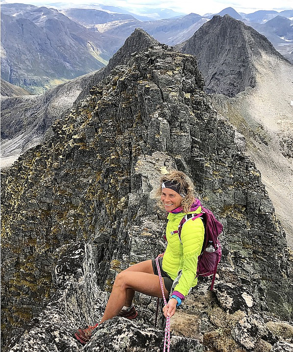 Artig klyving bortover eggen til Søre skjorta :)