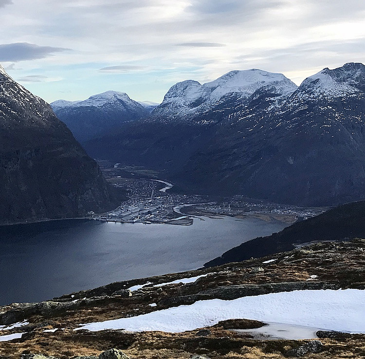 Sunndalsøra...
Kaldfonna, Litjkalken :)