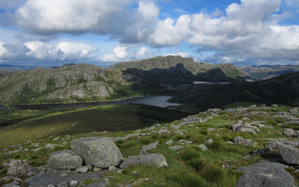 Bynuten sett frå Grytefjellet.
