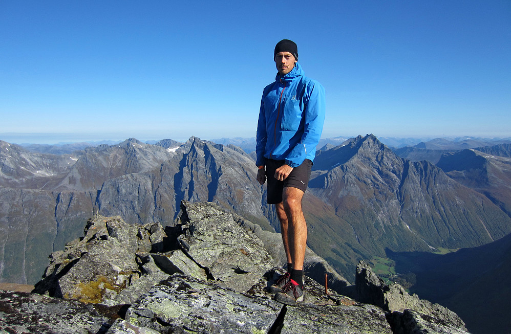 Mot Slogen og Smørskredtind.