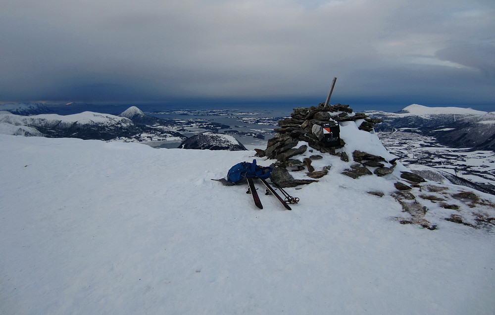 Ved toppvarden på Urdfjellet.