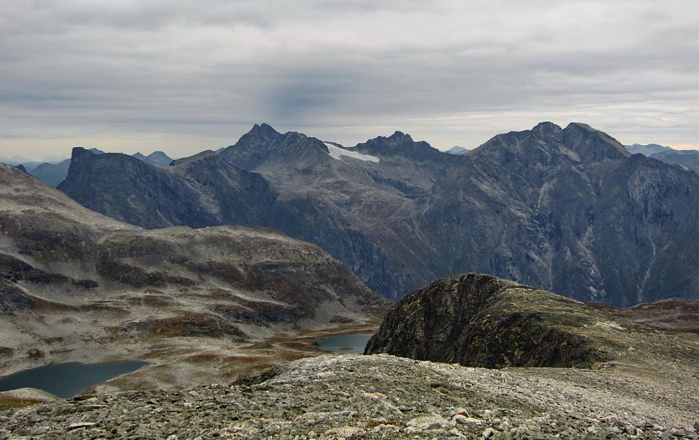 Romsdalshornet, Venjestindan, Kvanndalstind, Kalskråtind.