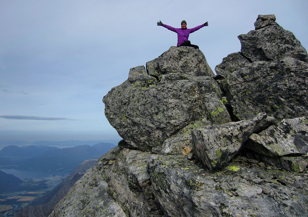 Marianne, med Åndalsnes 1852 m lenger nede.