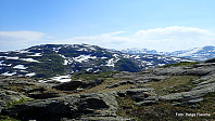 Utsikt fra Hjellafjellet mot Trollskarnuten. Fuglafjellet og Iendafjellet i bakgrunnen.