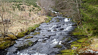 Straks nede ved Gjerstad, krysser på bro over Gjerstadfossen.