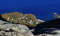 Jeg har ofte stått og beundret det spektakulære fjellmassivet over Fagerjord. Denne gang ble det motsatt. 