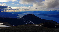 Tredjetoppen, bildet er tatt i september 2017 fra "6-toppen" 1422 moh (geografisk koordinat (17.5815, 68.4157)