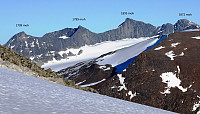 Storsteinsfjellet er Narvikområdets høyeste fjell, og er det fjerde høyeste i Nord Norge. Det er et fjellmassiv bestående av topper, kammer og bratte vegger. Bildet er tatt fra kote 1460 moh på fjellkammen mellom Storfjellvannet og Leirvannet.